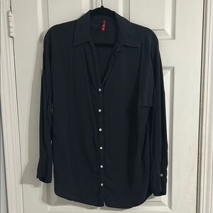 Alp-N-Rock Women’s black button up oversize blouse